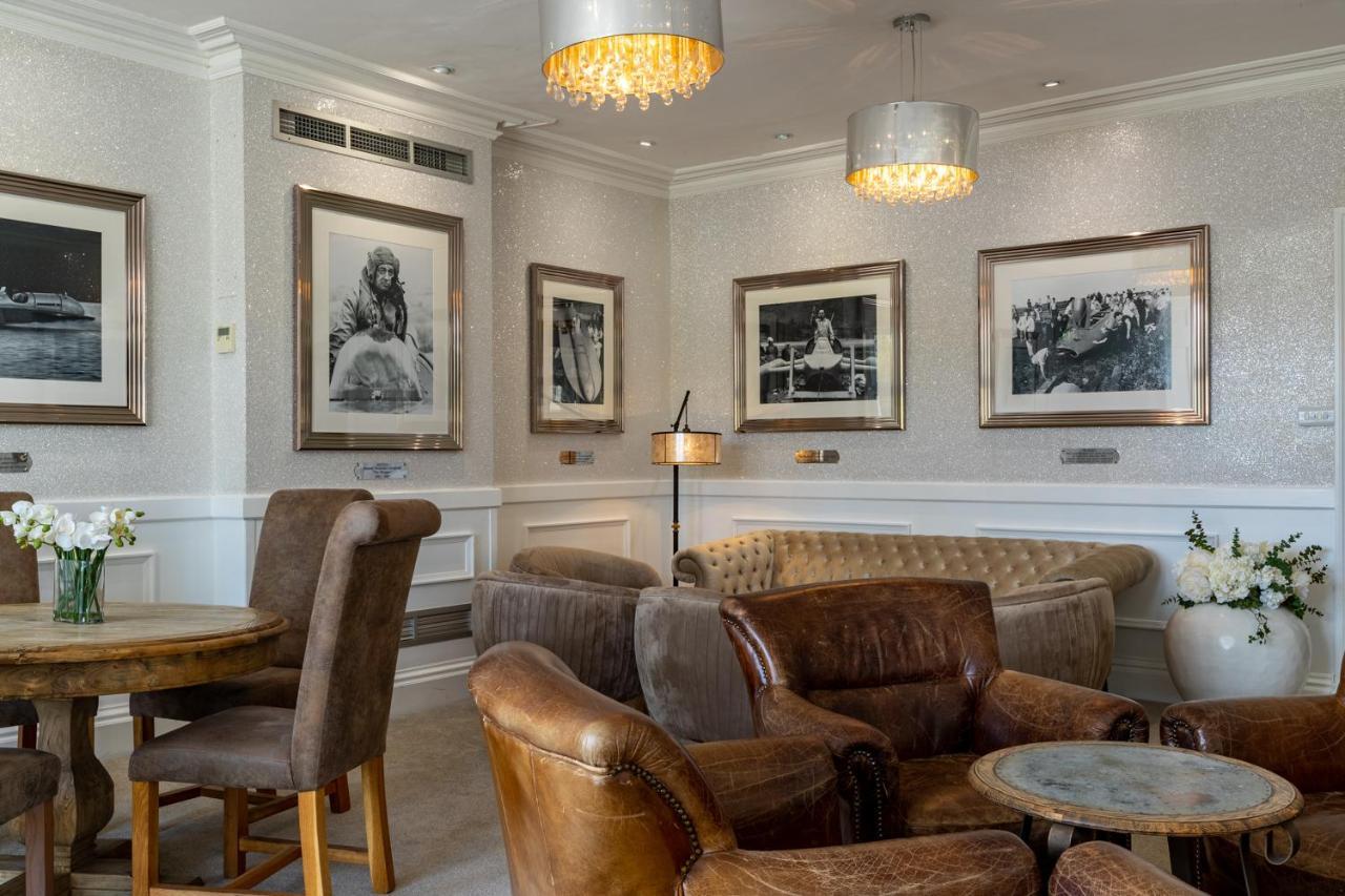 Lakes Hotel & Spa Bowness-on-Windermere Exteriör bild The interior of the club